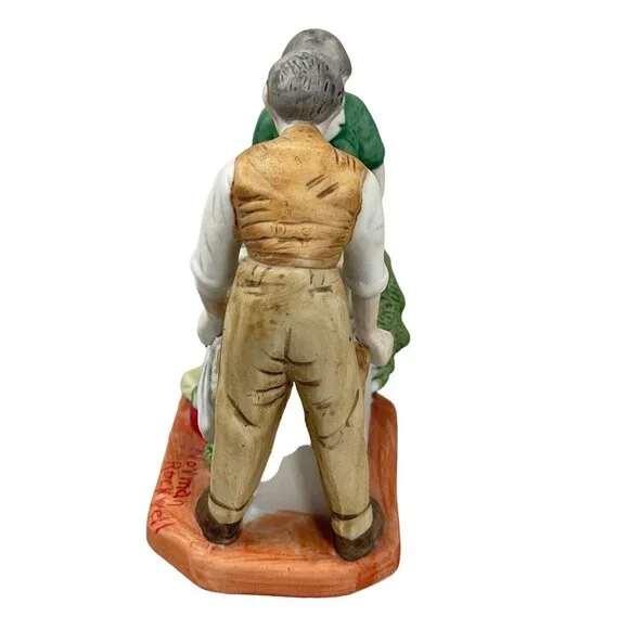 Vintage Norman Rockwell Wrapping Christmas Presents Sculpture Figurine - Picture 4 of 9